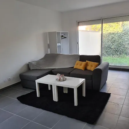 Grand Studio Avec Jardin Au Calme Apartment *