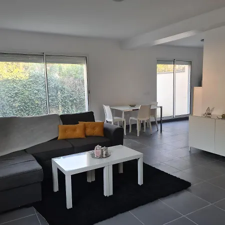 Grand Studio Avec Jardin Au Calme Apartment *